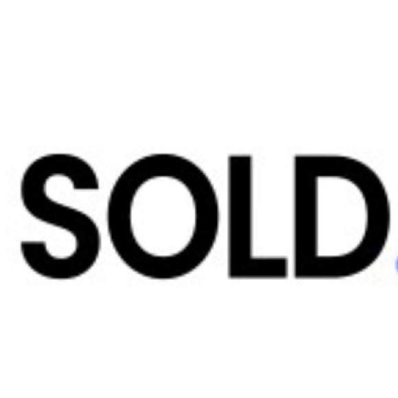 Bath & Body Works skincare products- dark kiss sweet pea warm vanilla sugar